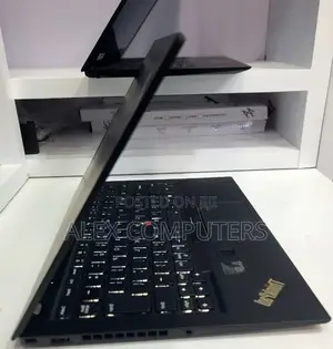 New Laptop Lenovo ThinkPad X1 Carbon 8GB Intel Core i5 SSD 512GB
