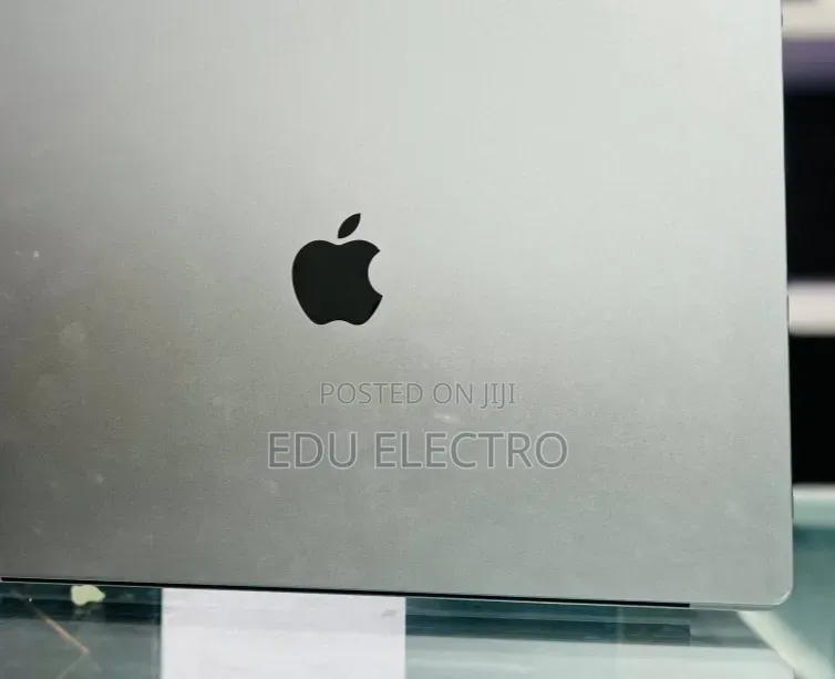 New Laptop Apple MacBook Pro 2021 M1 32GB Apple M1 Pro SSD 512GB