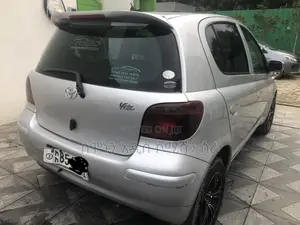 Toyota Vitz 1.0 FWD 5dr 2003 Silver