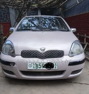 Toyota Vitz 1.0 FWD 5dr 2004 Pink