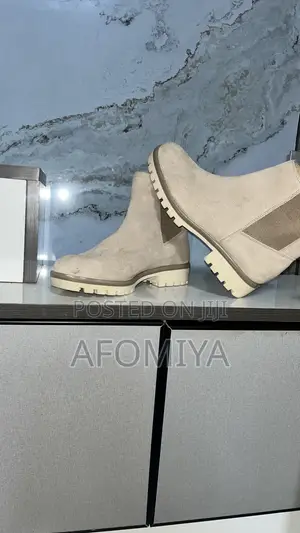 Crown Vintage Chelsea Boots