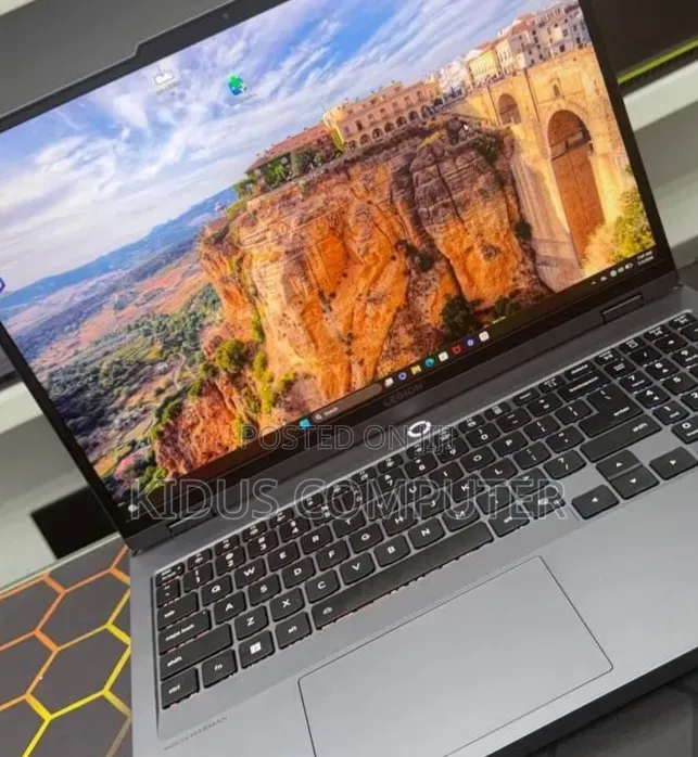 New Laptop Lenovo Legion 5 32GB Intel Core Ultra 9 SSD 1T