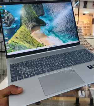New Laptop HP Pavilion 15-eh0050wm 16GB Intel Core Ultra 7 SSD 1T