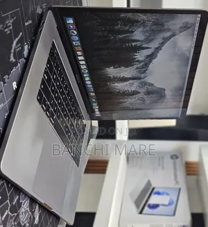 New Laptop Apple MacBook Pro 2019 16GB Intel Core i9 SSD 512GB