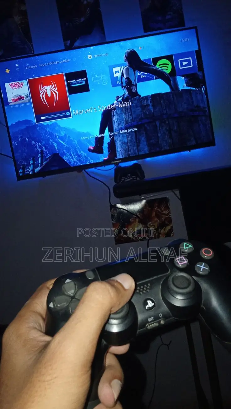 Ps4 Fat 500 Gb With 2 Joysticks