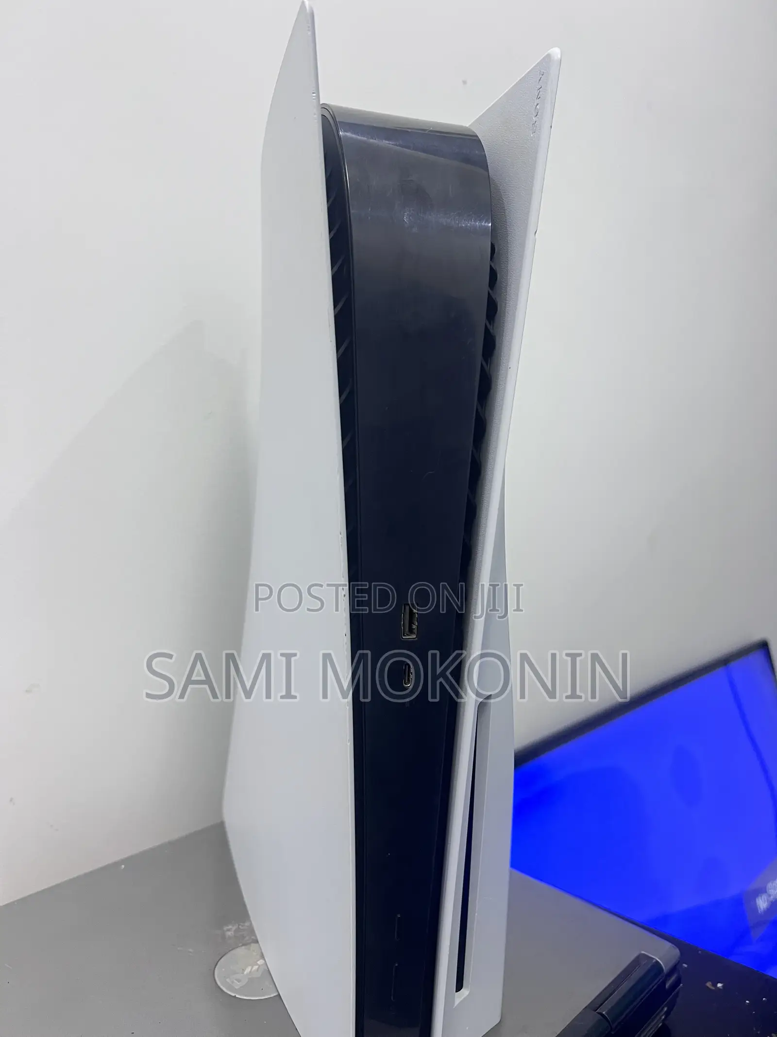 Inch TV 1 ወር ያገለገለ ብሩ ተፈልጐ ነው አስቾካይ