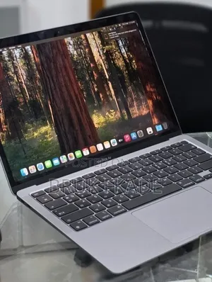 New Laptop Apple MacBook Pro 2025 M5 16GB Apple M5 Pro SSD 512GB