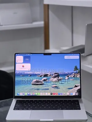 New Laptop Apple MacBook Pro 2025 M5 16GB Apple M5 Pro SSD 512GB