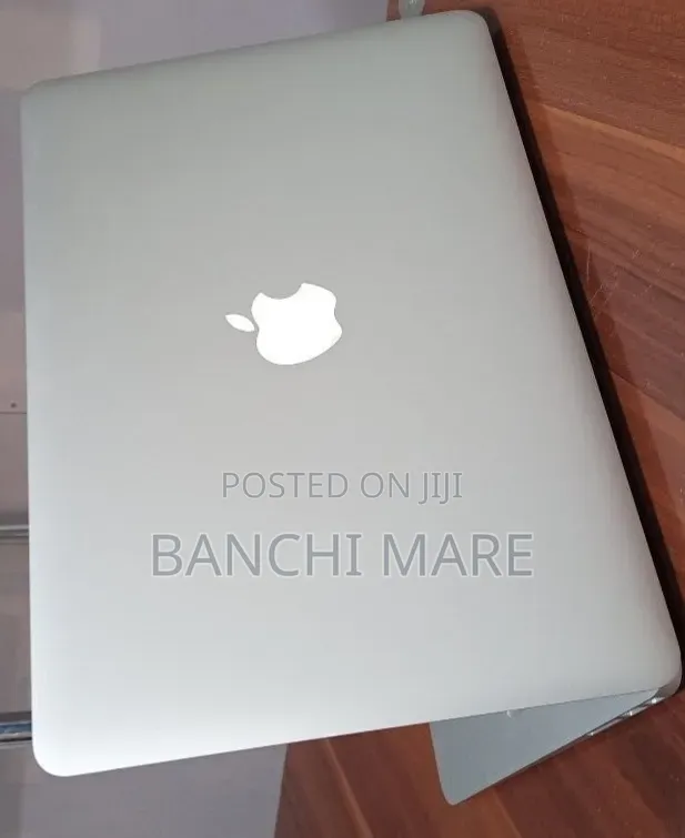 New Laptop Apple MacBook 2015 8GB Intel Core i5 SSD 128GB