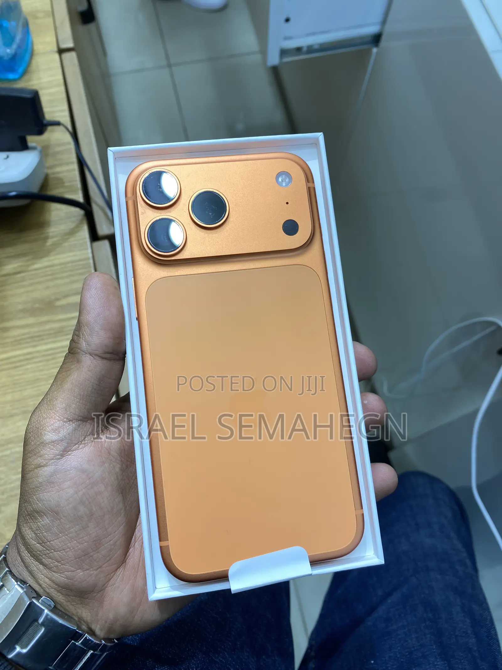 New Apple iPhone 17 Pro Max 256 GB Orange