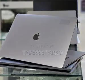 New Laptop Apple MacBook Pro 2017 16GB Intel Core i7 SSD 512GB