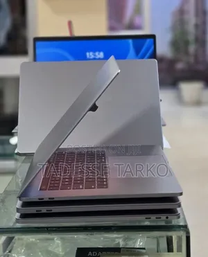 New Laptop Apple MacBook Pro 2017 16GB Intel Core i7 SSD 512GB