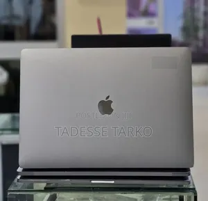New Laptop Apple MacBook Pro 2017 16GB Intel Core i7 SSD 512GB