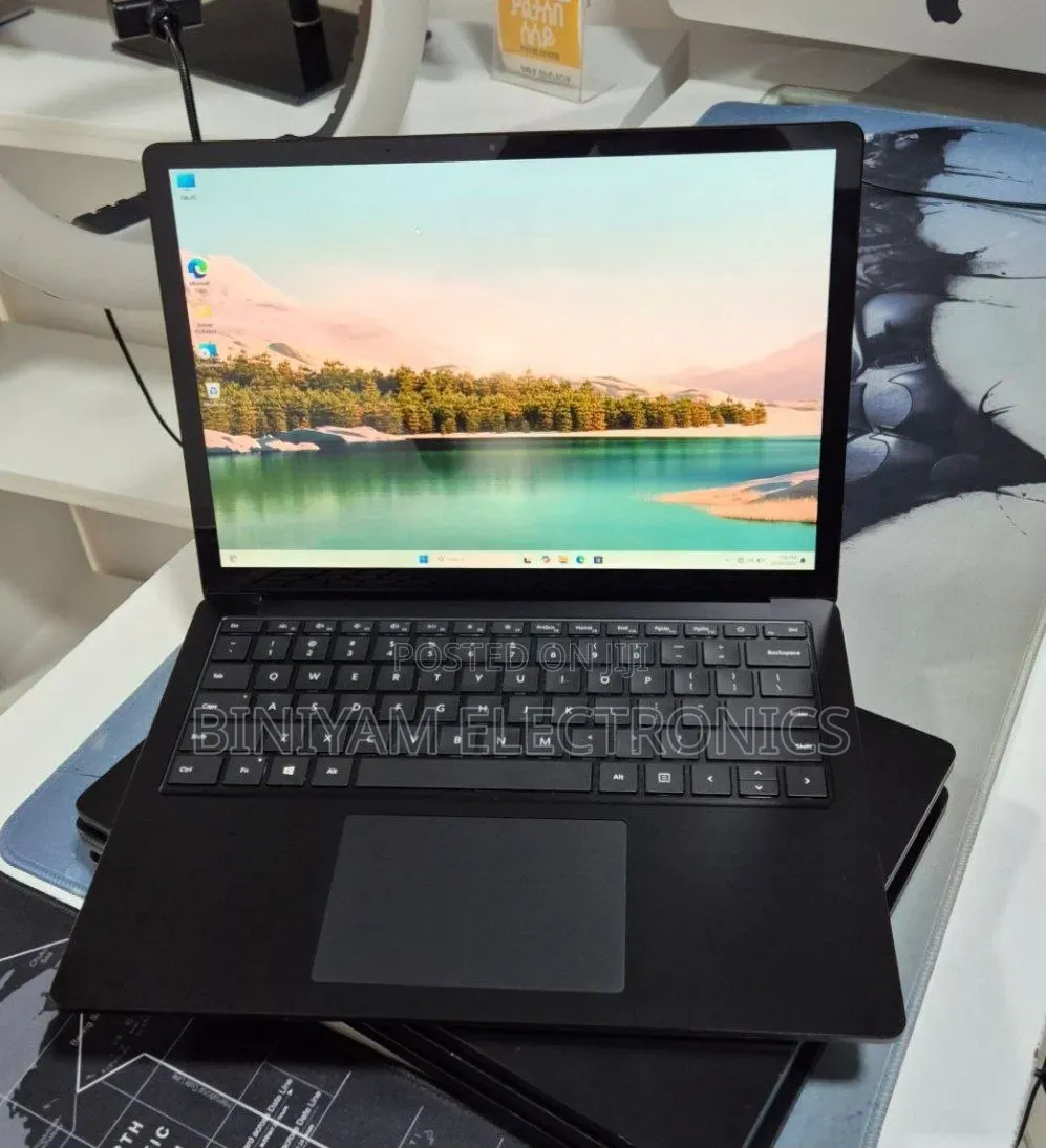 New Laptop Microsoft Surface Laptop 3 16GB Intel Core i5 SSD 256GB