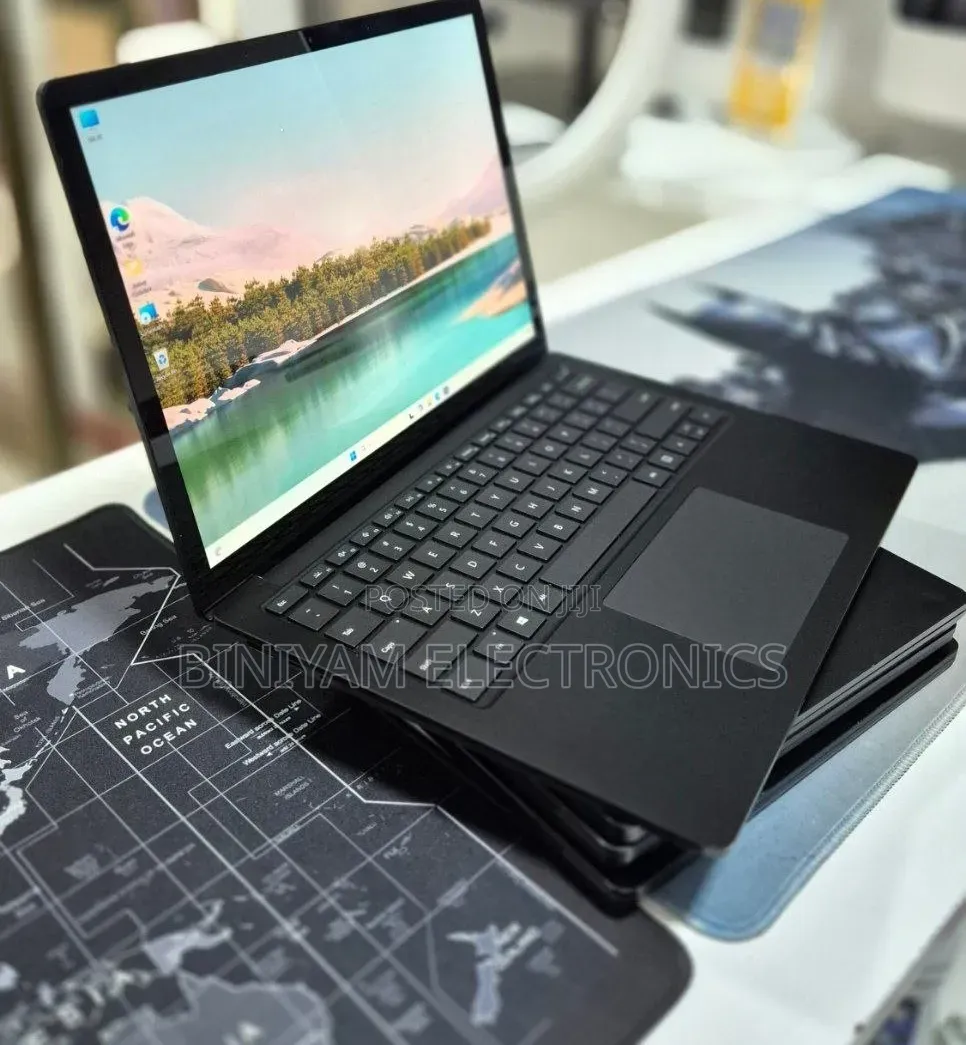 New Laptop Microsoft Surface Laptop 3 16GB Intel Core i5 SSD 256GB