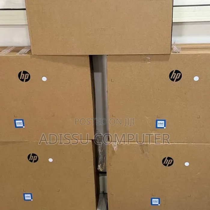 New HP 200 G4 22 All-in-One 8GB Intel Core i5 SSD 512GB