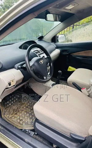 Toyota Yaris 2006 Gold