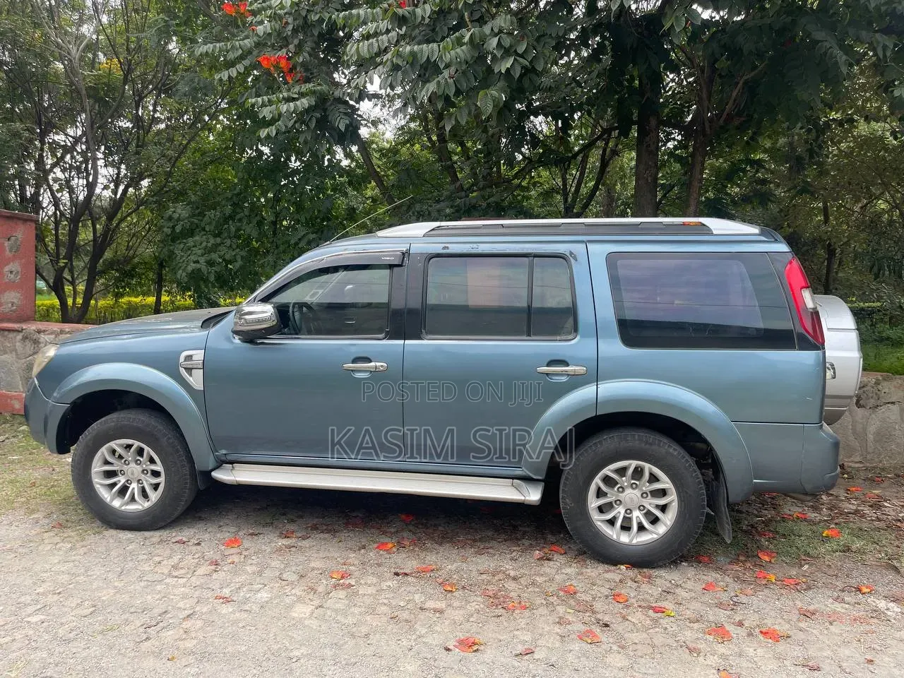 Ford Everest 2013 Blue