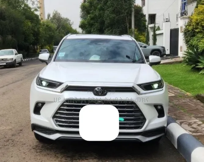 Toyota Grand Highlander Hybrid 2025 Ivory