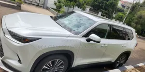 Toyota Grand Highlander Hybrid 2025 Ivory