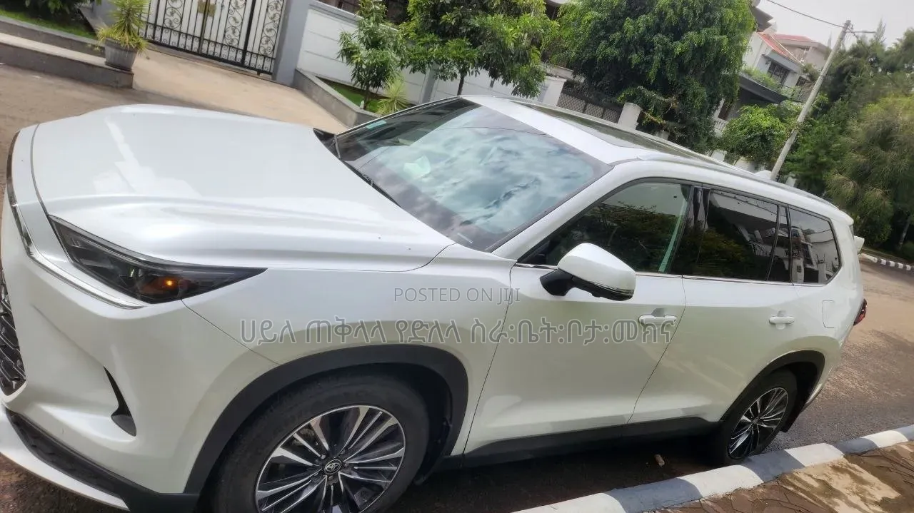 Toyota Grand Highlander Hybrid 2025 Ivory