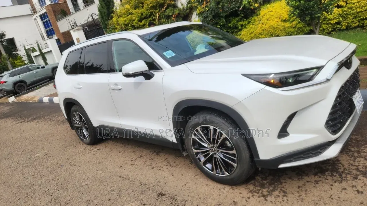 Toyota Grand Highlander Hybrid 2025 Ivory