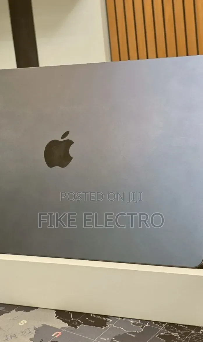 New Laptop Apple MacBook Air 2025 M4 16GB Apple M4 SSD 256GB