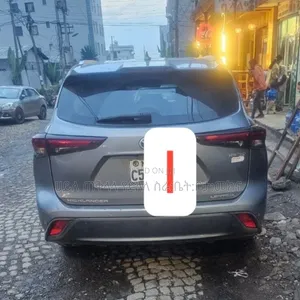 Toyota Highlander Hybrid 2024 Teal