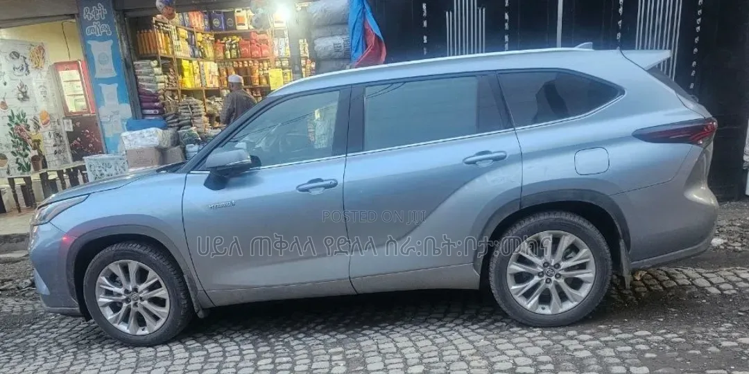 Toyota Highlander Hybrid 2024 Teal
