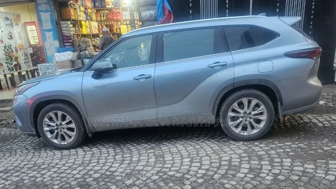 Toyota Highlander Hybrid 2024 Teal
