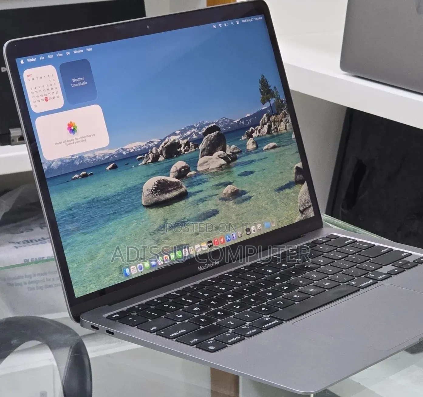 New Laptop Apple MacBook Air 2020 M1 8GB Intel Core i7 SSD 256GB