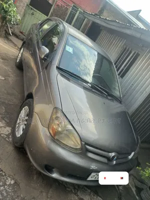 Toyota Platz 2005 Pink