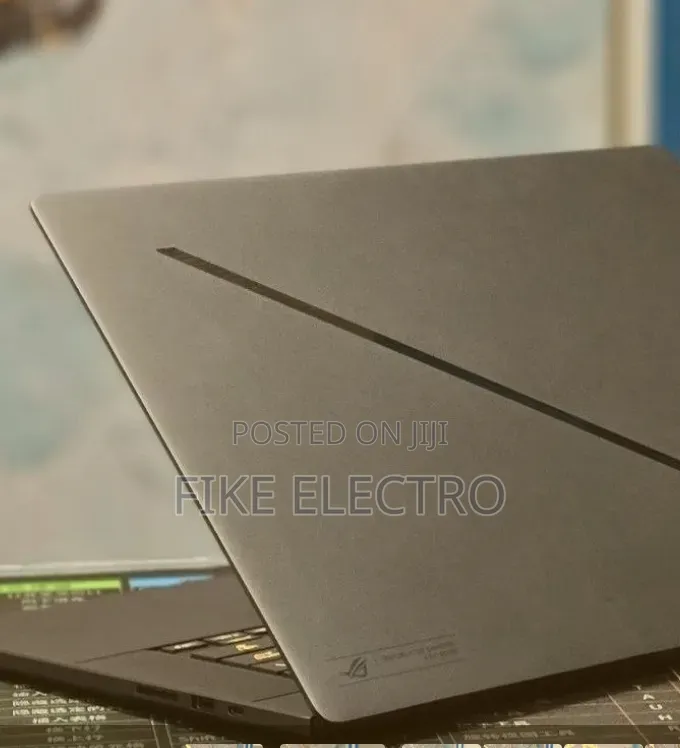 New Laptop Asus ROG Zephyrus G16 16GB Intel Core Ultra 9 SSD 1T