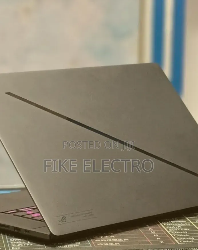 New Laptop Asus ROG Zephyrus G16 16GB Intel Core Ultra 9 SSD 1T