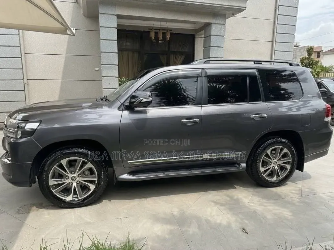 Toyota Land Cruiser 2020 Gray