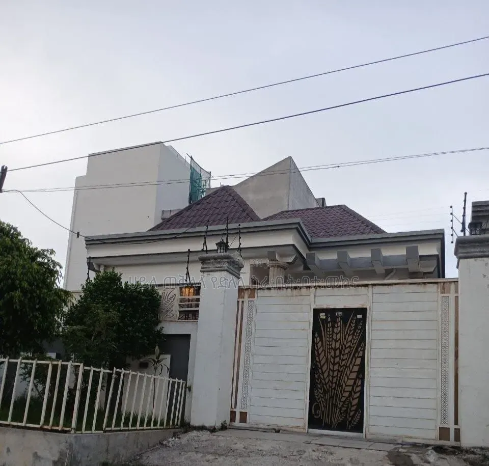 Furnished 5bdrm Villa in Summit Golagoli Area, Yeka for sale