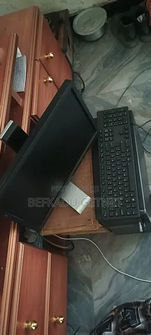 Desktop Computer Dell OptiPlex 3020 4GB Intel Core 3 HDD+SSD 500GB