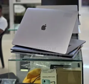 New Laptop Apple MacBook 16GB Intel Core i7 SSD 512GB