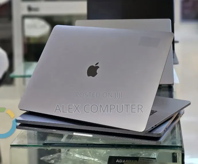 New Laptop Apple MacBook Pro 2017 16GB Intel Core i7 SSD 512GB