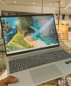 New Laptop HP Pavilion 17 16GB Intel Core Ultra 7 SSD 1T