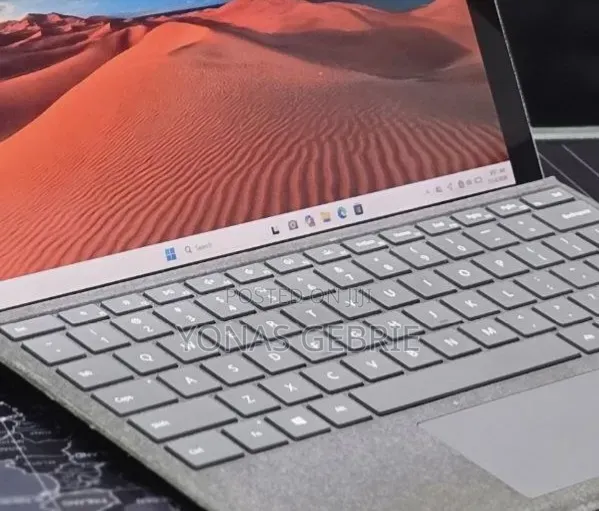 New Laptop Microsoft Surface 16GB Intel Core i5 SSD 256GB
