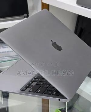 New Laptop Apple MacBook Air 2020 M1 16GB Intel Core i7 SSD 256GB