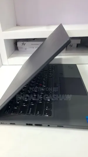 New Laptop Lenovo ThinkPad T14 16GB Intel Core i5 SSD 512GB
