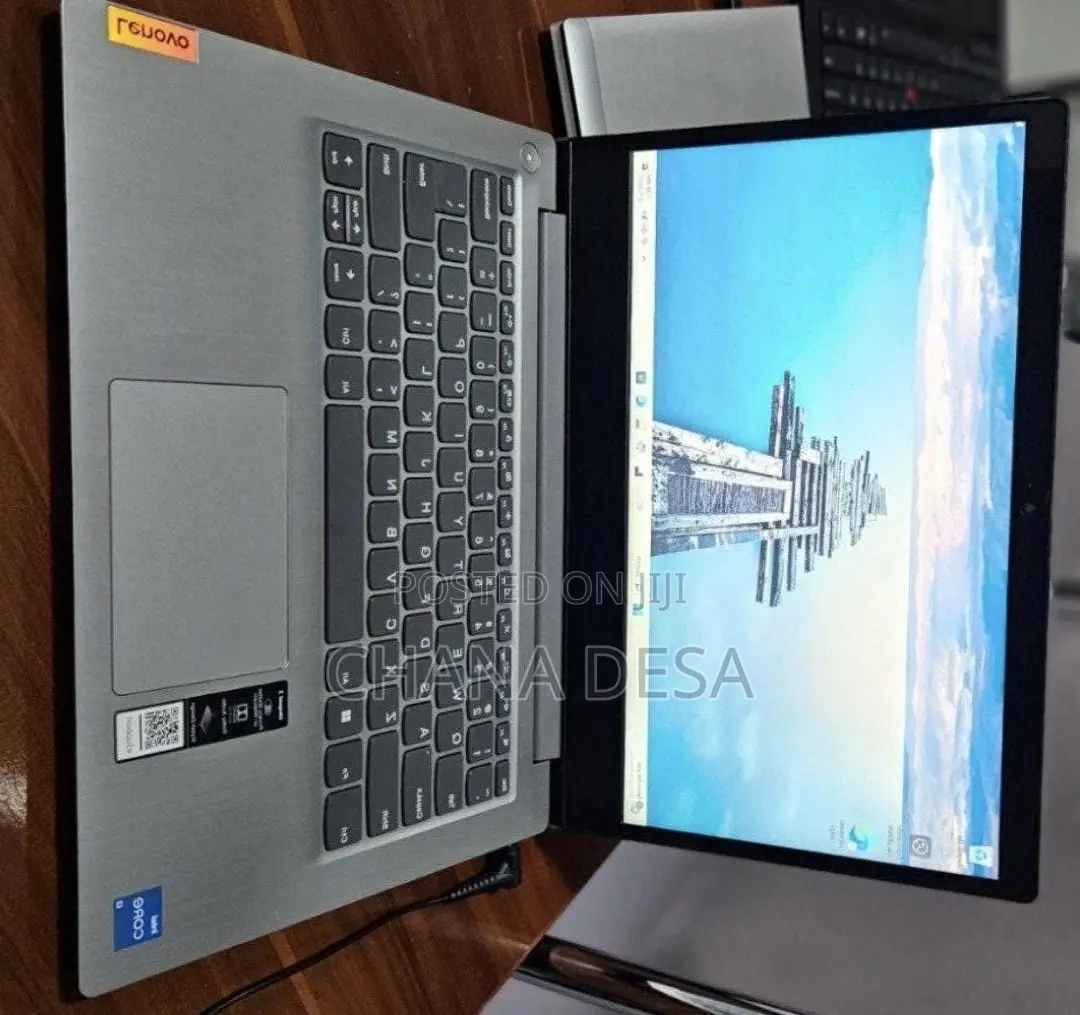 New Laptop Lenovo 8GB Intel Core i3 SSD 256GB