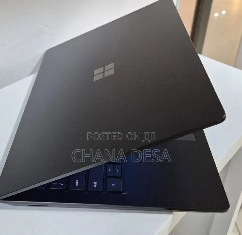 New Laptop Microsoft Surface Laptop 3 8GB Intel Core i5 SSD 256GB