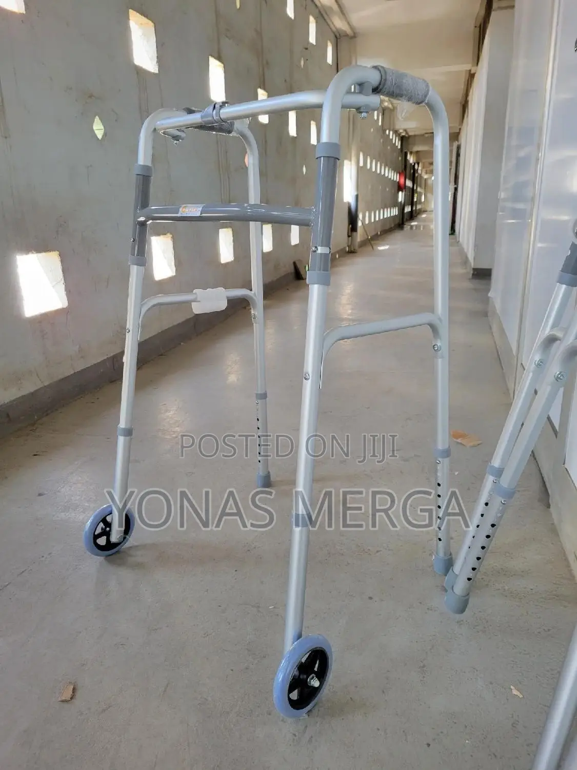 Walker for Stock Patients亀燄seeking a Walker That Emphasizes Ease