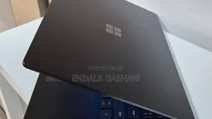 New Laptop Microsoft Surface Laptop 3 8GB Intel Core i5 SSD 256GB