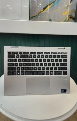 New Laptop HP Elitebook 830 G11 32GB Intel Core Ultra 7 SSD 512GB