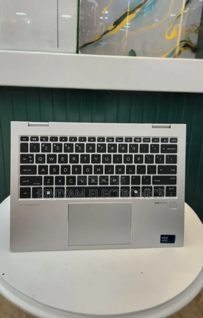 New Laptop HP Elitebook 830 G11 32GB Intel Core Ultra 7 SSD 512GB