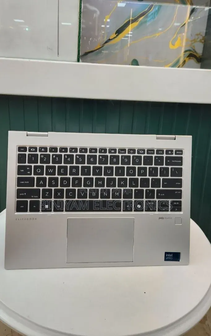 New Laptop HP Elitebook 830 G11 32GB Intel Core Ultra 7 SSD 512GB